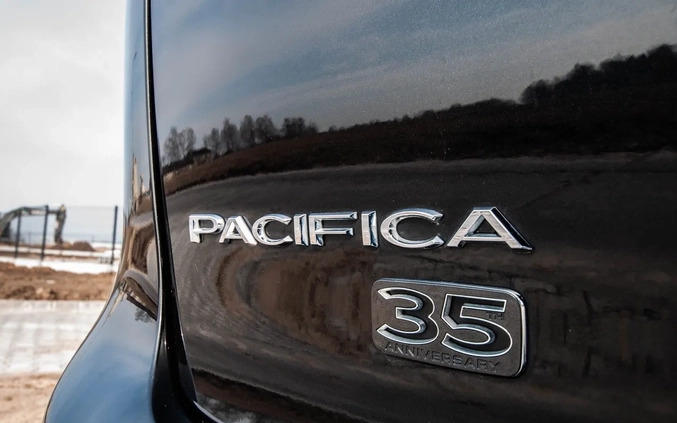 Chrysler Pacifica cena 149900 przebieg: 41690, rok produkcji 2020 z Koszalin małe 704